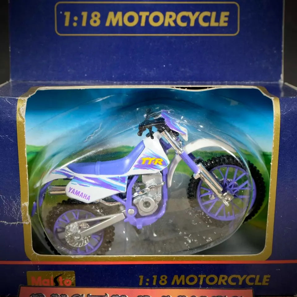 Maisto 1/18 Motorbike/Motorcycle Yamaha TT250R Dirt Bike, Boxed