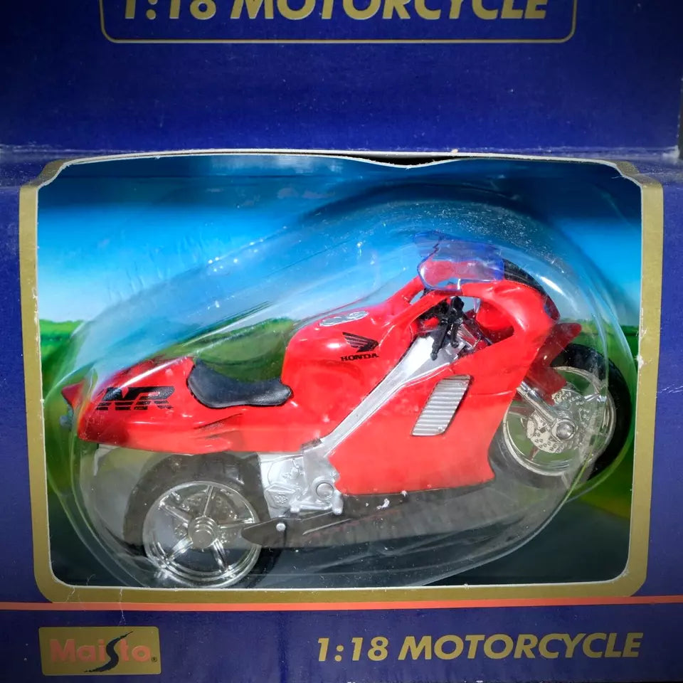 Maisto 1/18 Motorbike/Motorcycle Honda NR, Red, Boxed