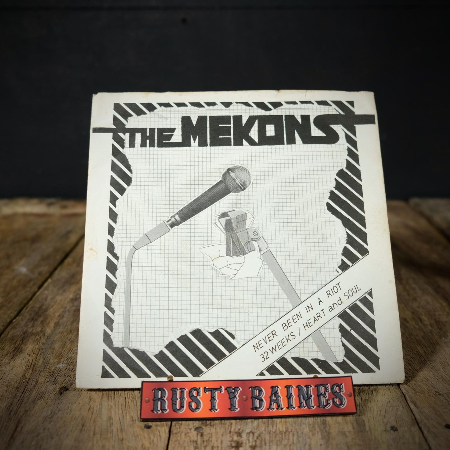 Record 7" Single, The Mekons - Never Been in a Riot