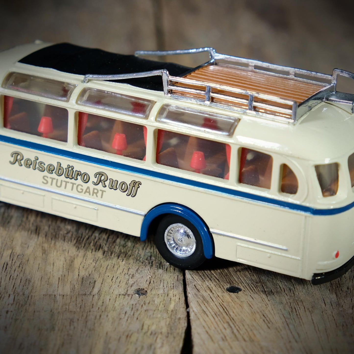 Matchbox Dinky Series DY-S 10 1950 Mercedes Benz Diesel Bus