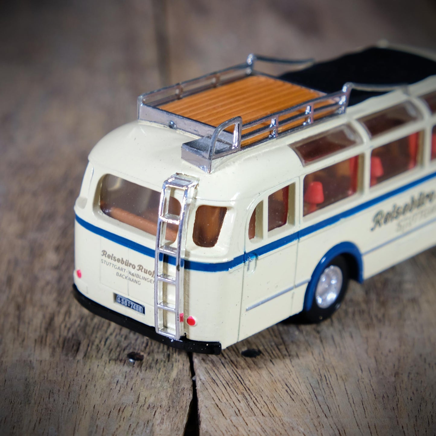 Matchbox Dinky Series DY-S 10 1950 Mercedes Benz Diesel Bus