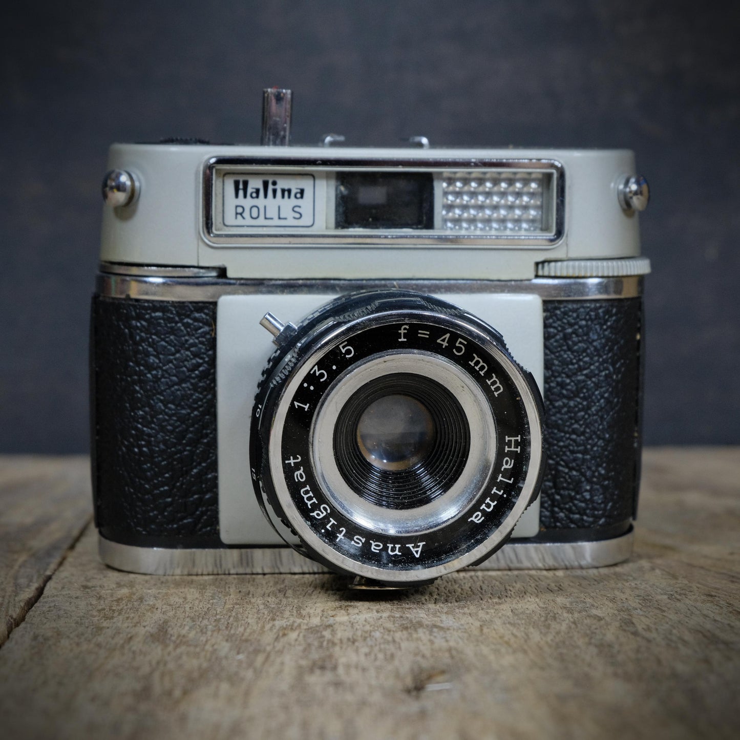 Vintage Halina Rolls 35mm Camera & Case, f3.5 45mm Fixed Lens