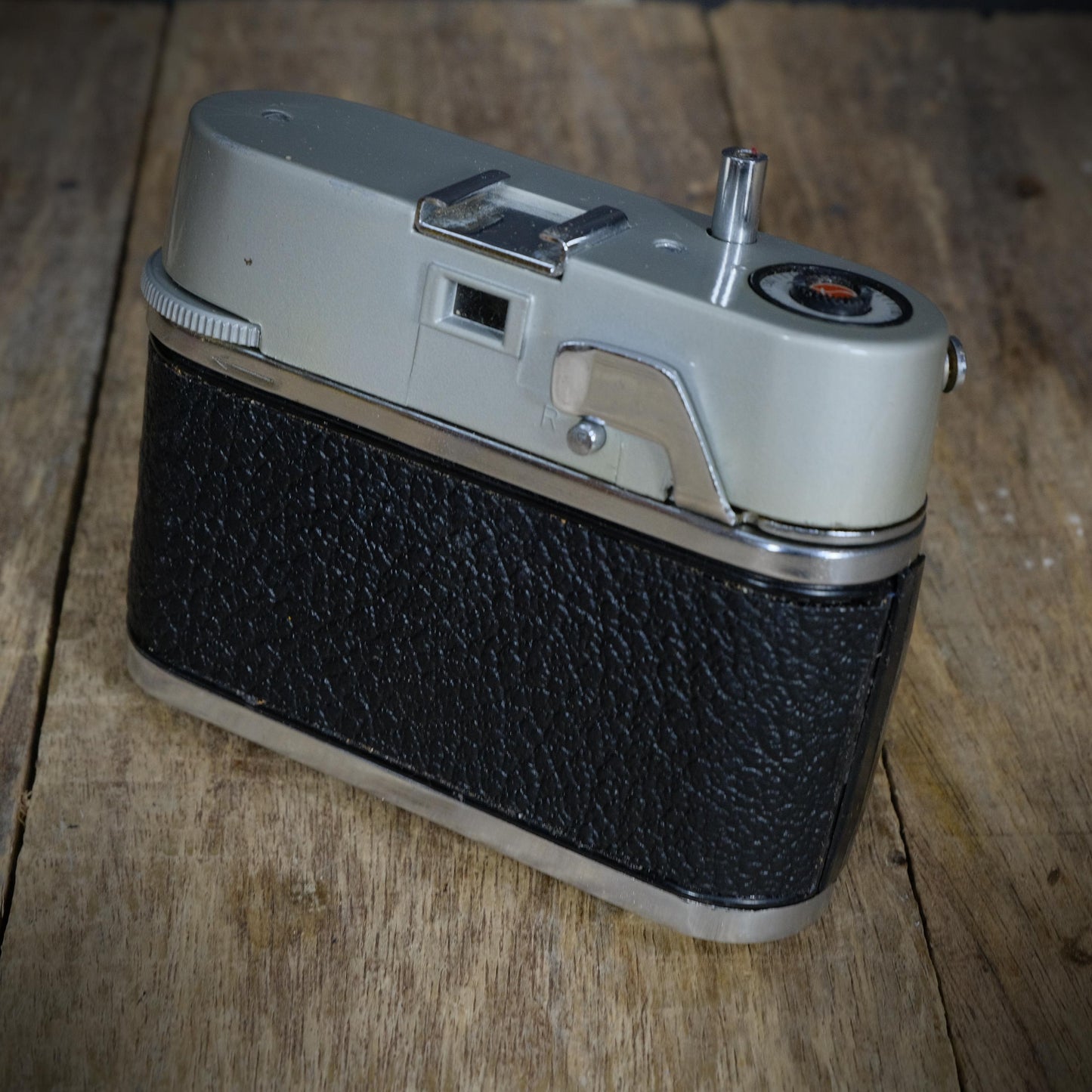 Vintage Halina Rolls 35mm Camera & Case, f3.5 45mm Fixed Lens