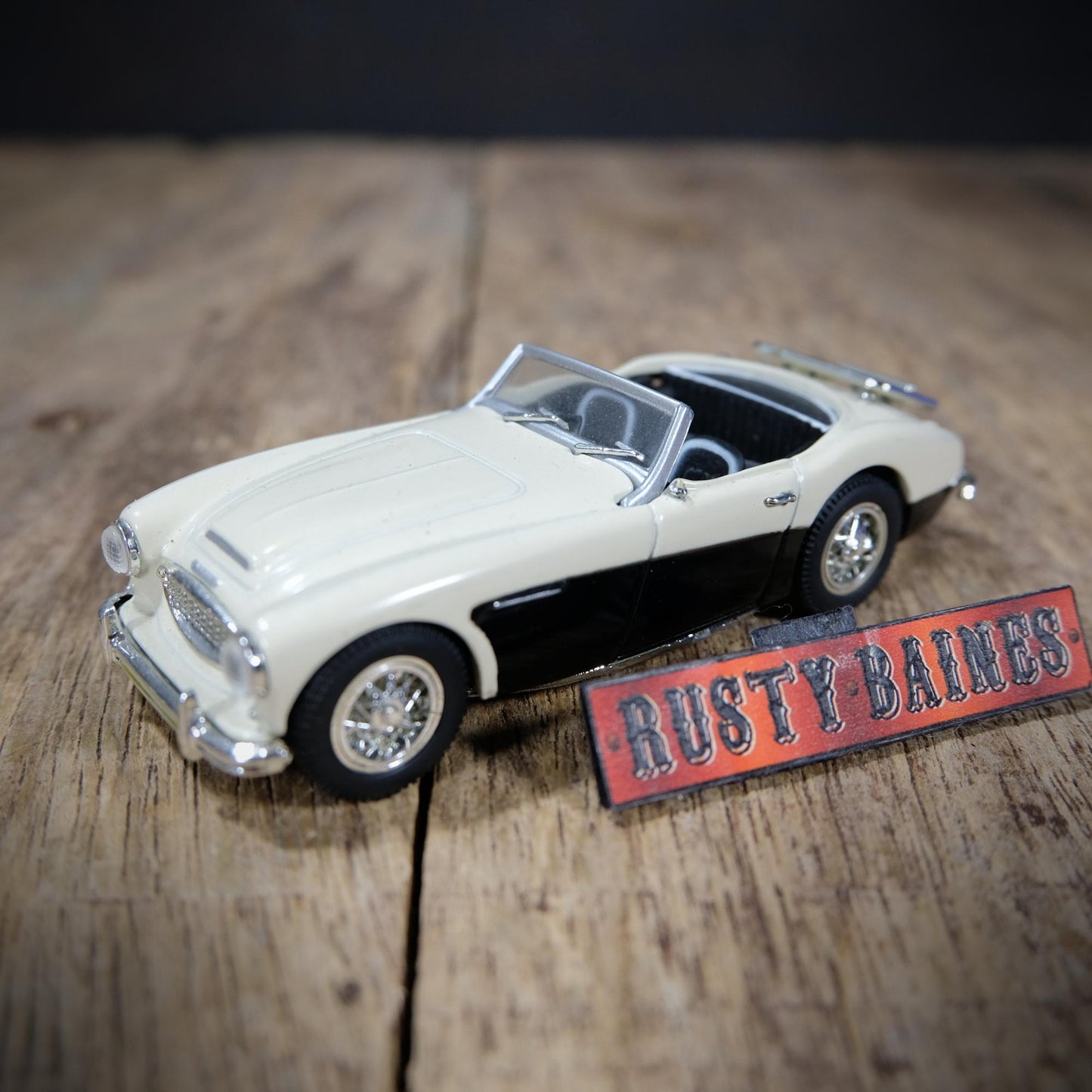 Corgi Austin Healey 3000, Snowberry White/Black, Unboxed