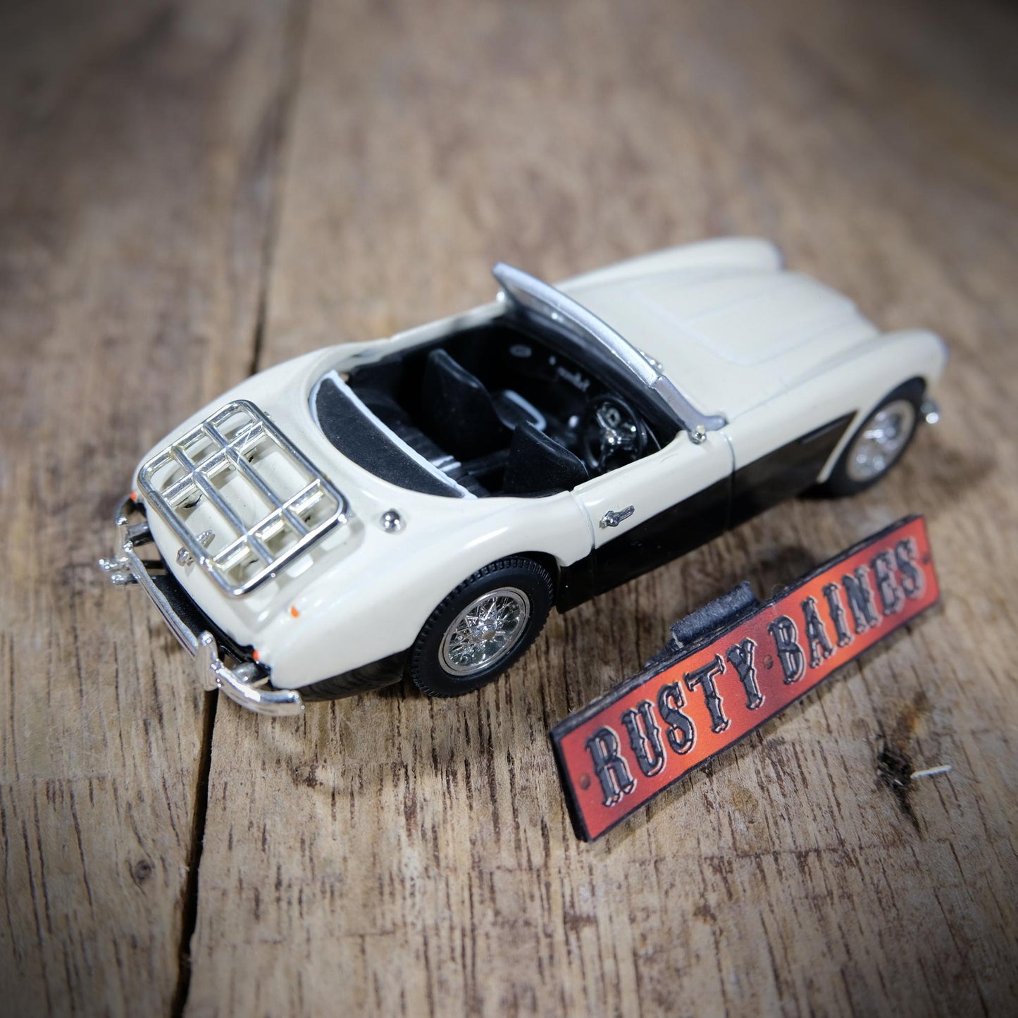 Corgi Austin Healey 3000, Snowberry White/Black, Unboxed
