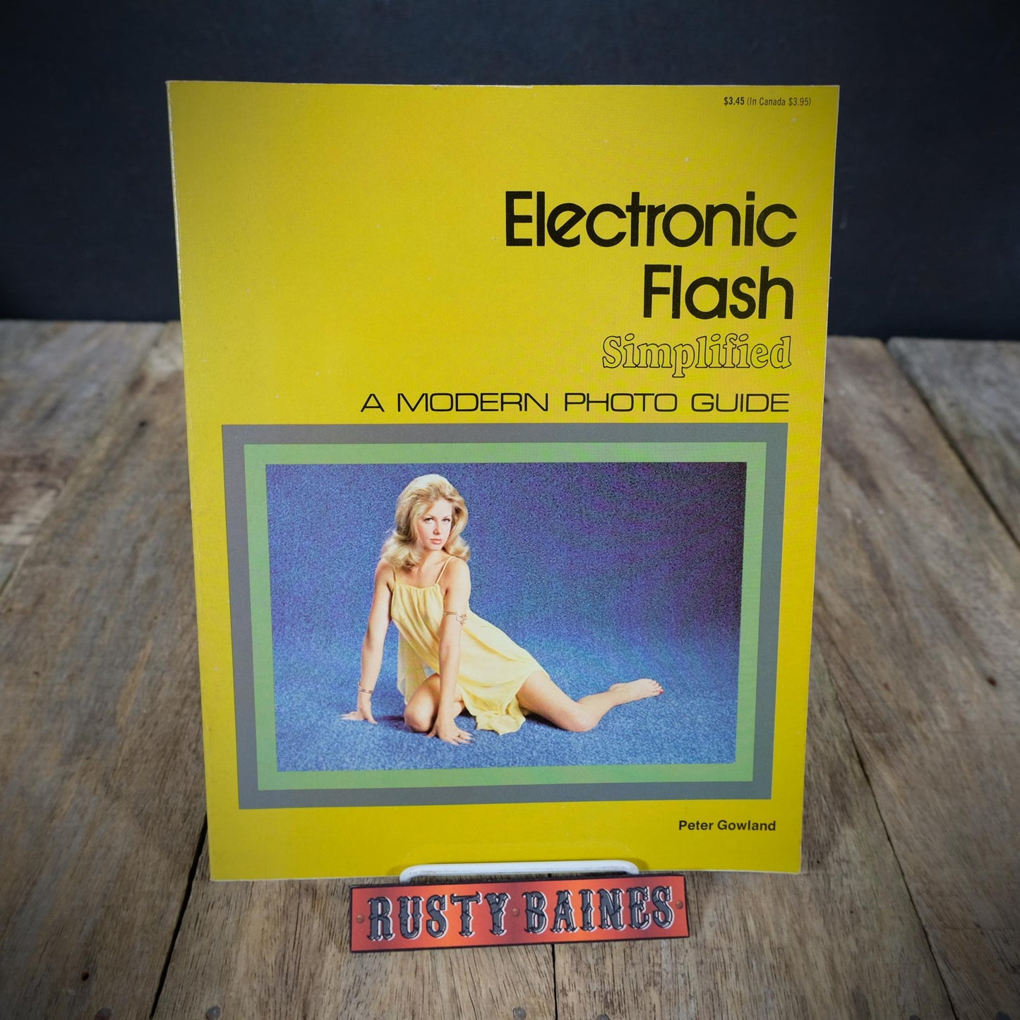 Electronic Flash Simplified, Peter Rowland (film photography) Peter Gowland, 1975 Softcover