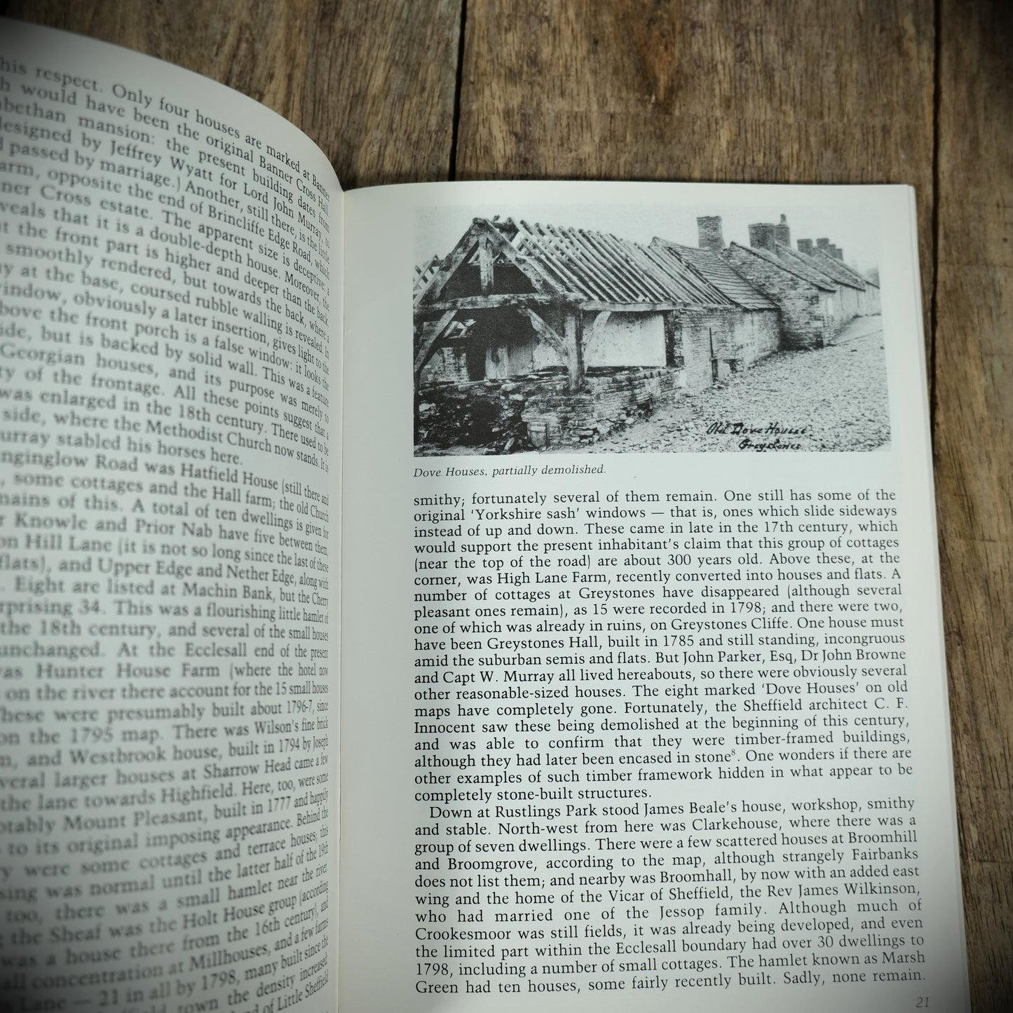 How They Lived in Old Ecclesall: A Sheffield Suburb in the 17th & 18th Centruries, Mary M Bramhill, Booklet