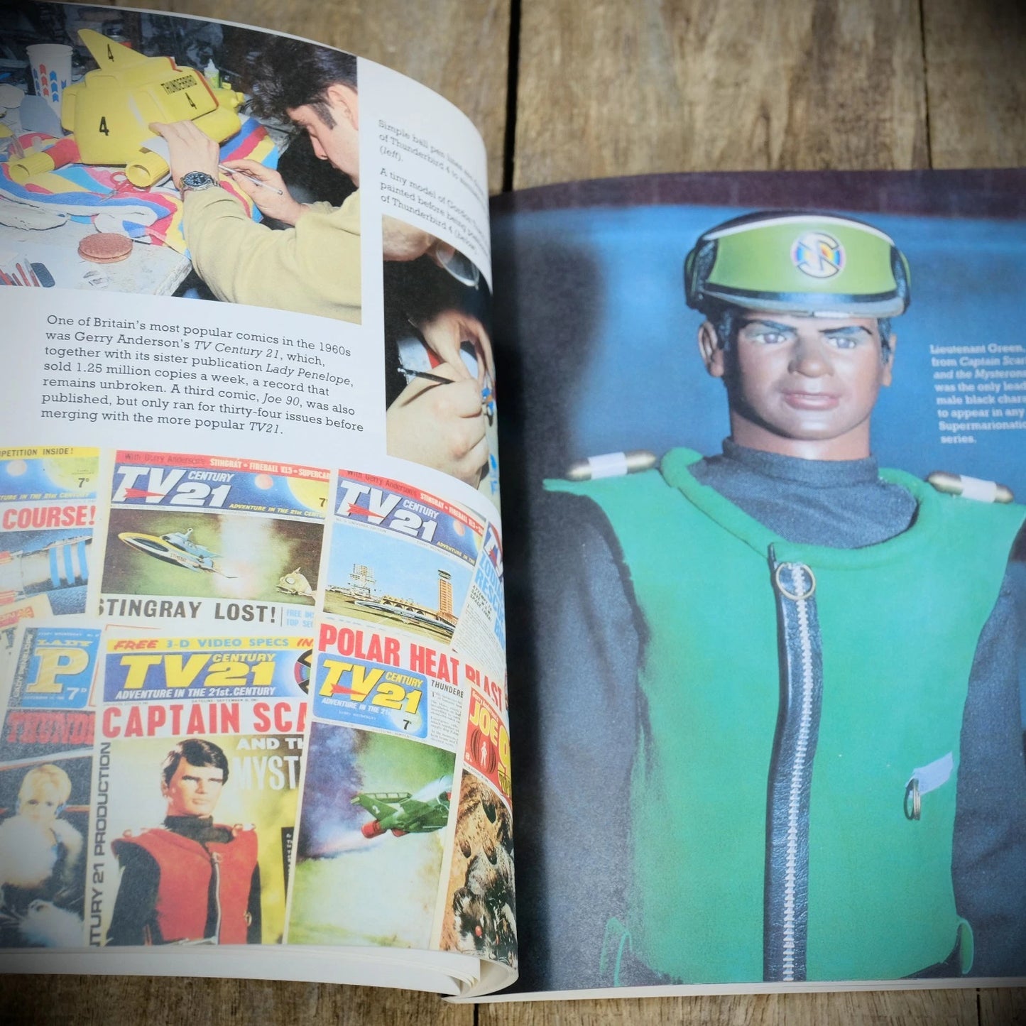 Gerry Anderson's Fab Facts (Thunderbirds) Simon Archer, Softcover