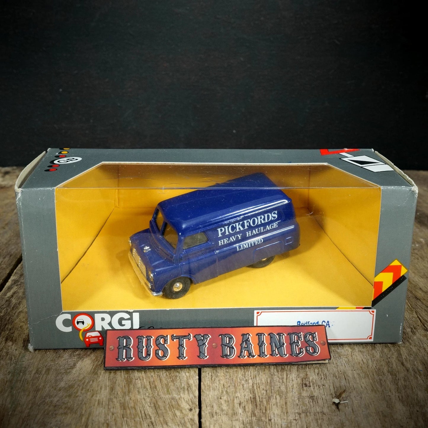 Corgi Bedford CA Pickfords Van, 1/43, Boxed, Made in Britain