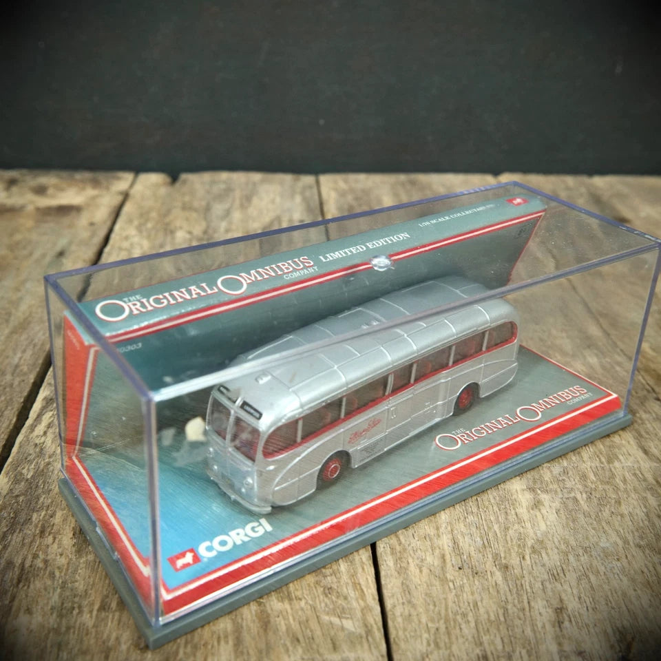 Corgi OOC Bus Leyland Tiger Cub Silver Star, Manchester to Liverpool, 1/76 Scale