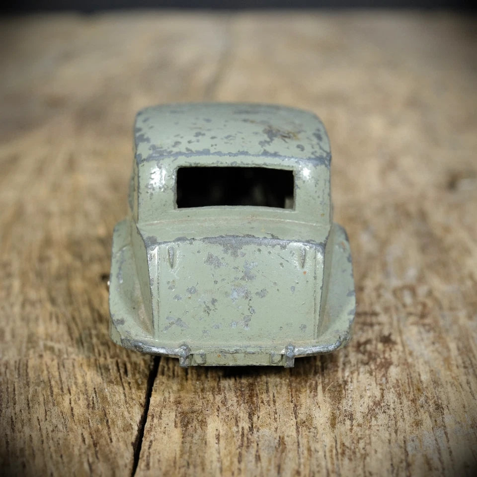 Vintage Dinky 40b Triumph Renown 1800, Grey