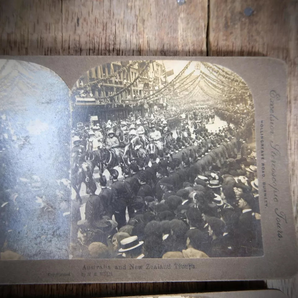 Stereoview Card London Royalty Field Artillery/Australian Troops/Indian Officers