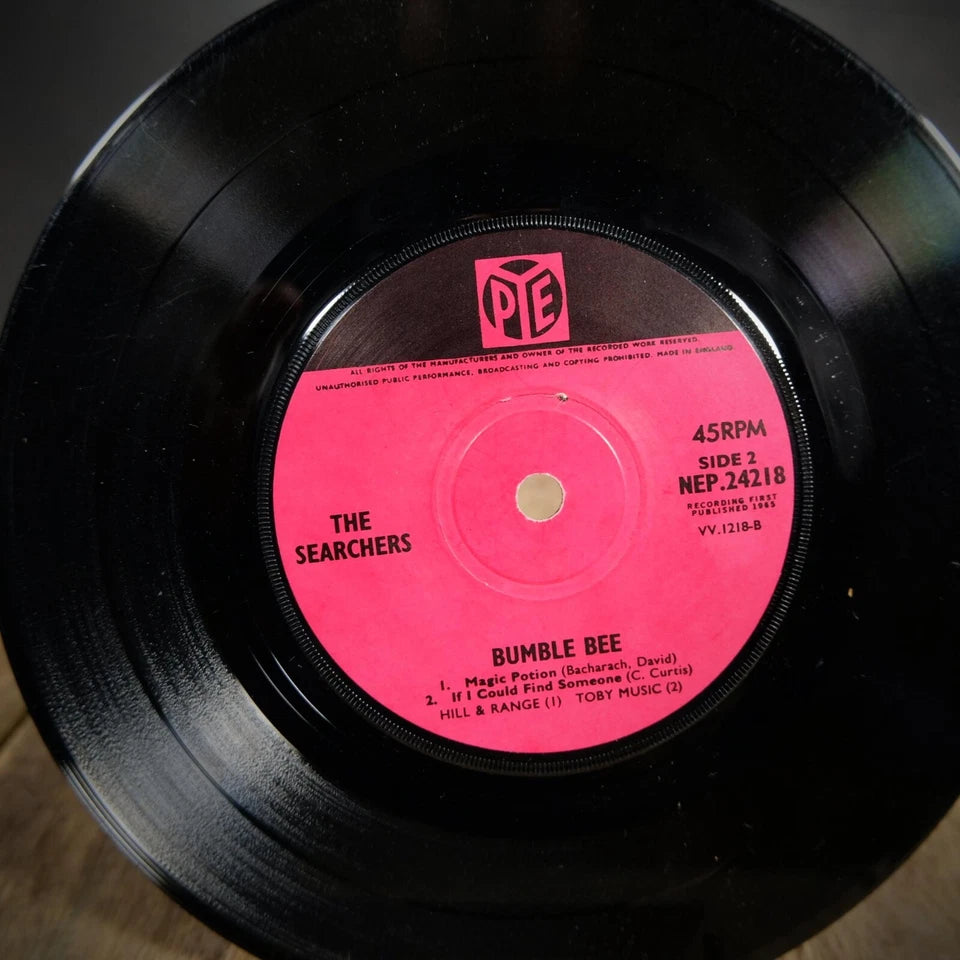 Record 7" EP, The Searchers, Bumble Bee/Everything You Do Etc.