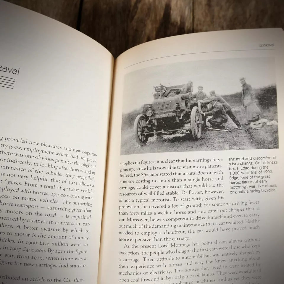 The Motoring Age, Automobile and Britain 1896-1939, Peter Thorld, 2003 Hardcover