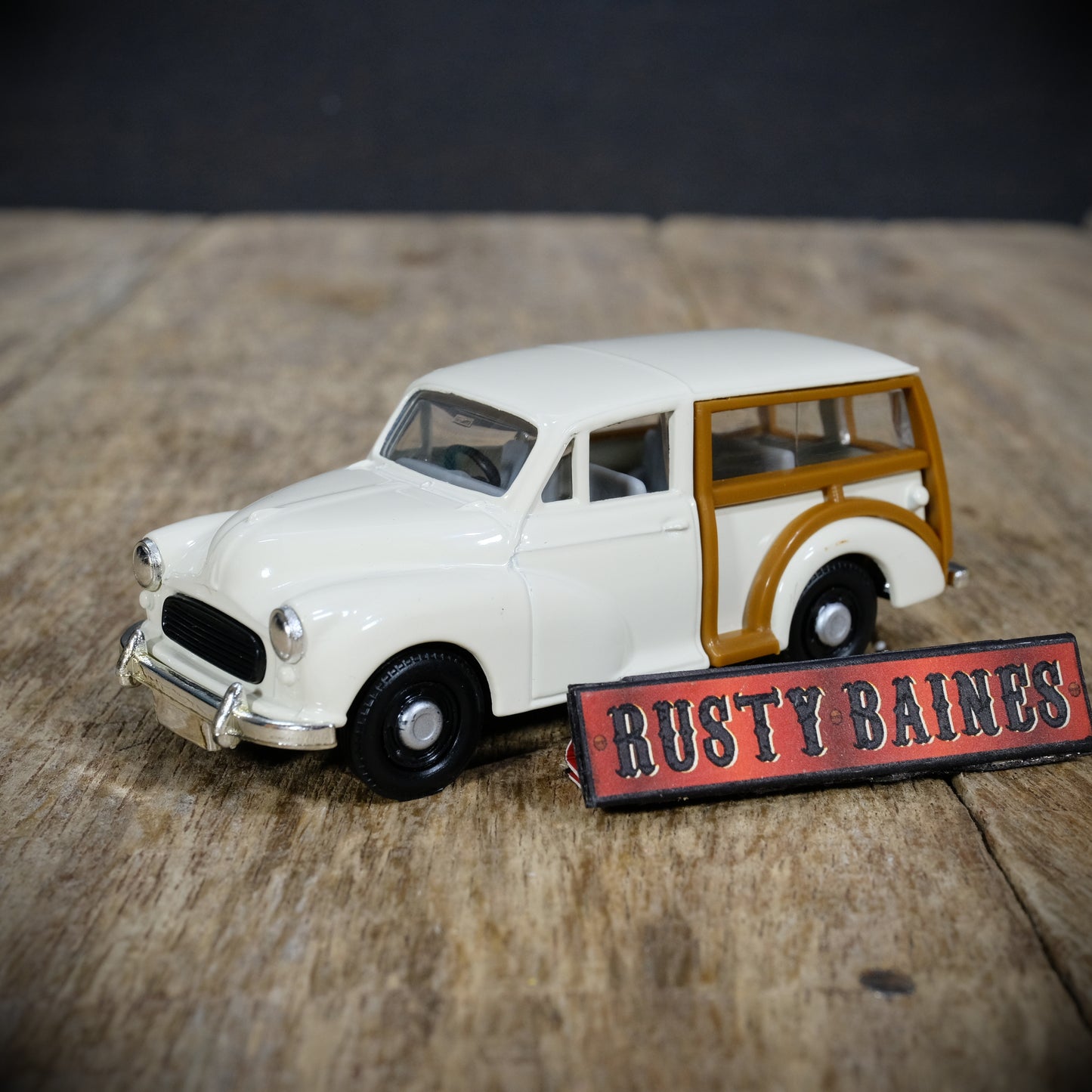 Used Corgi Morris Minor Traveller, Off-White, 1/43