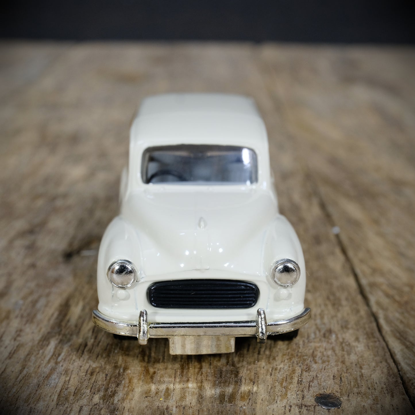 Used Corgi Morris Minor Traveller, Off-White, 1/43