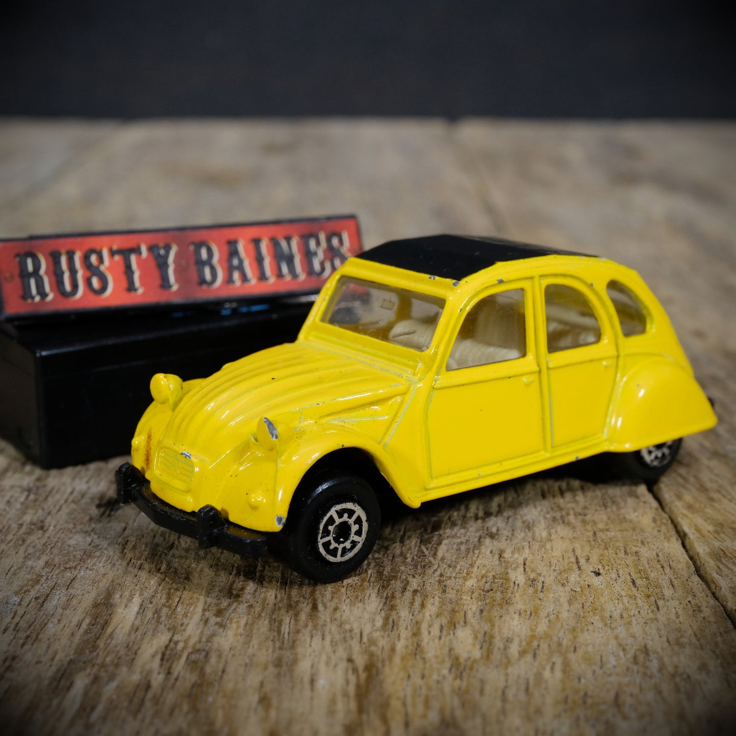 Used Maisto Citroen 2CV, Yellow
