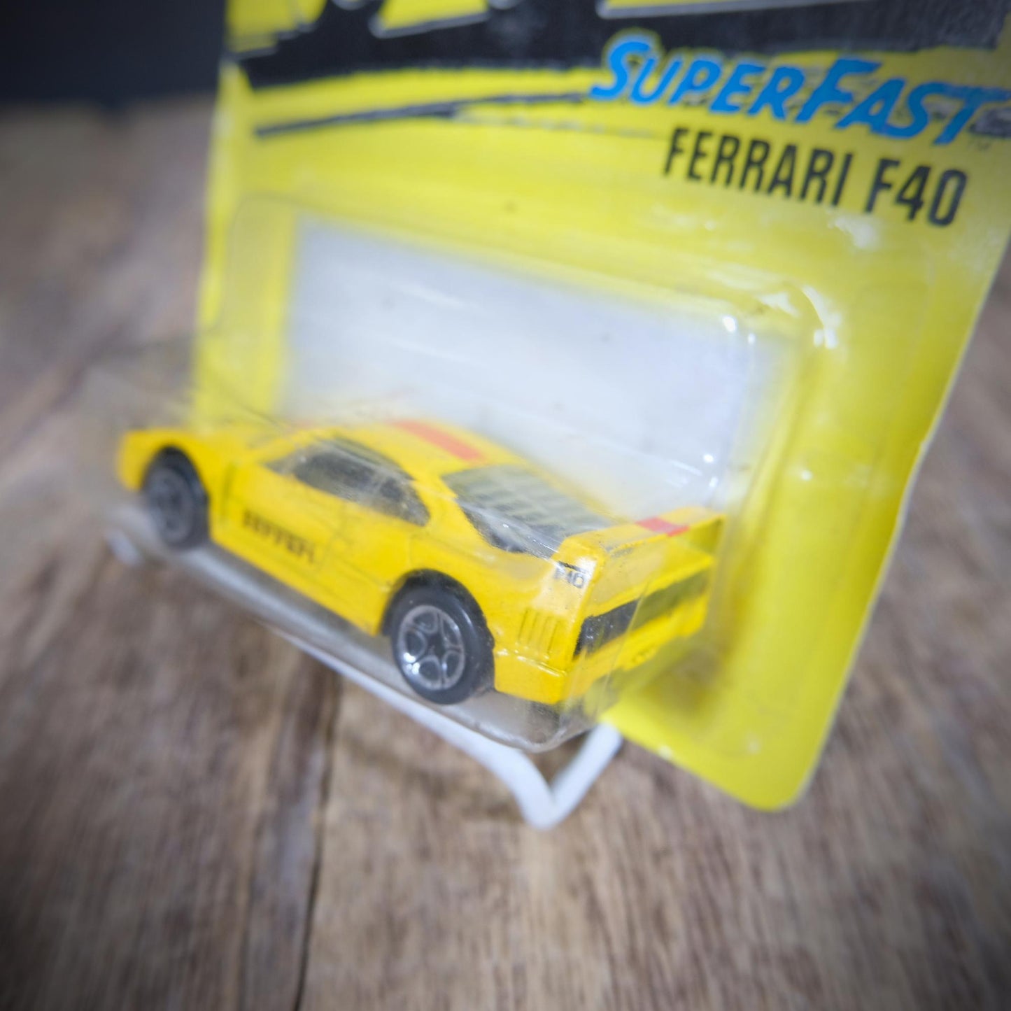 Matchbox Ferrari F40, Yellow, Carded, 1996/97