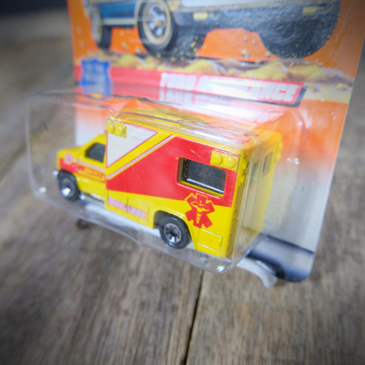 Matchbox Ford Ambulance, 911 USA, Carded, 1997