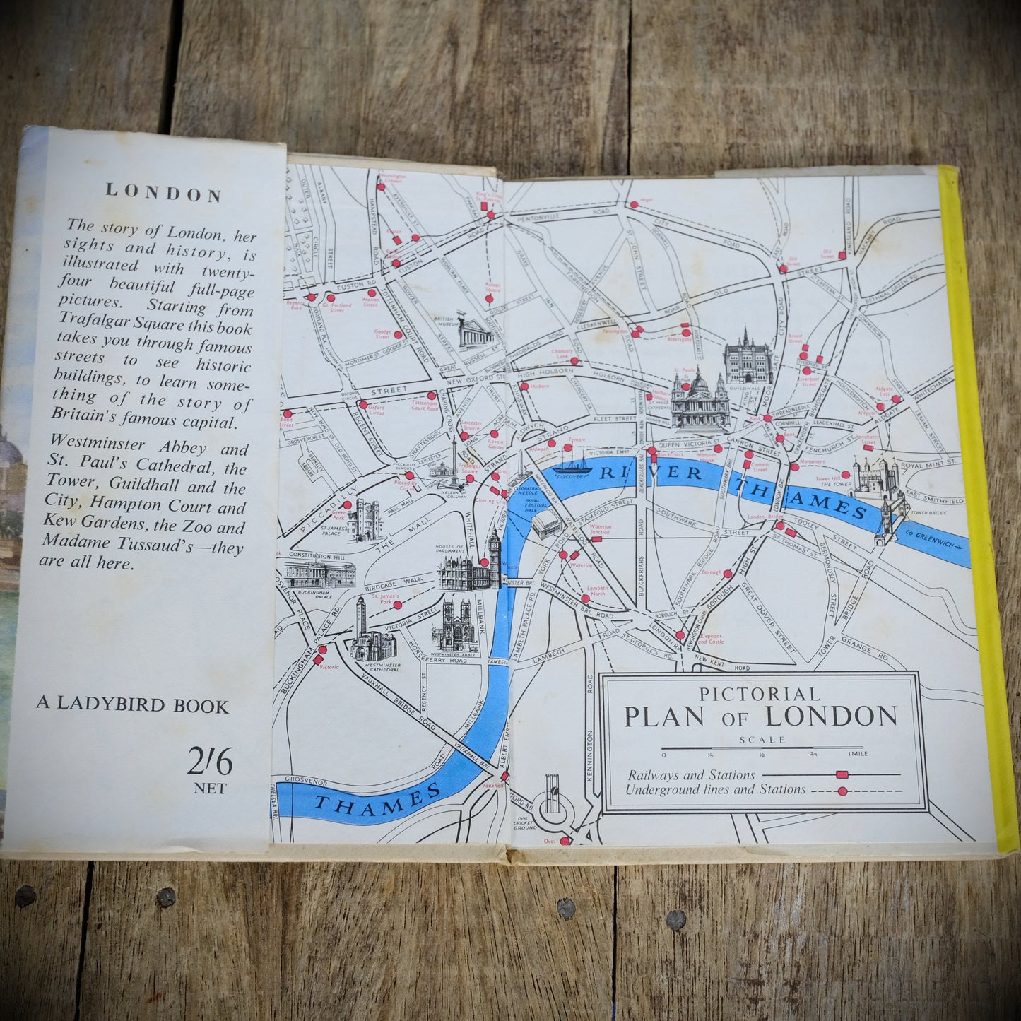 Vintage Ladybird Book, London, 2'6 Issue, Matt, Hardcover, Dustwrapper