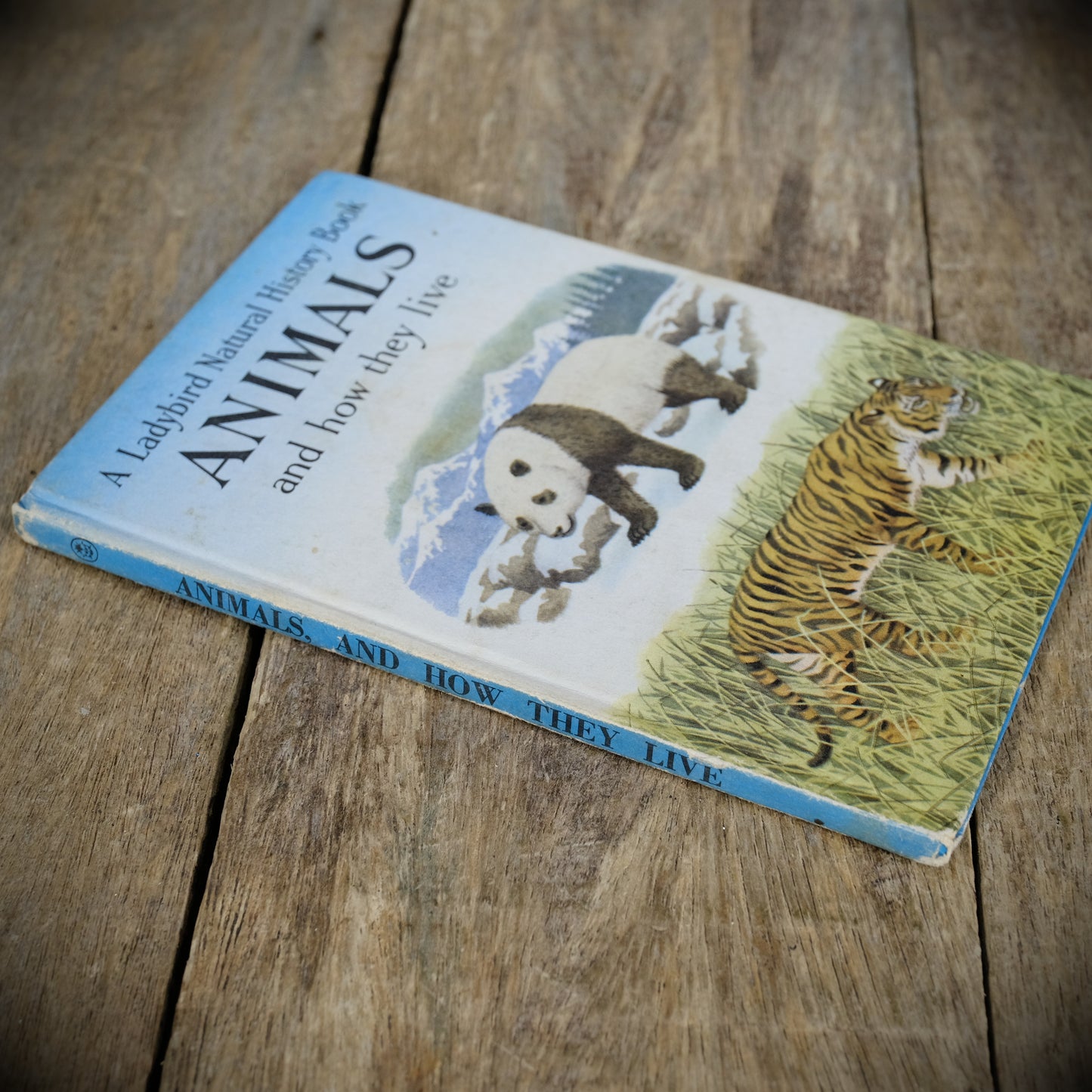 Vintage Ladybird Book, Natural History, Animals and How They Live, 2'6 Issue, Matt, Hardcover