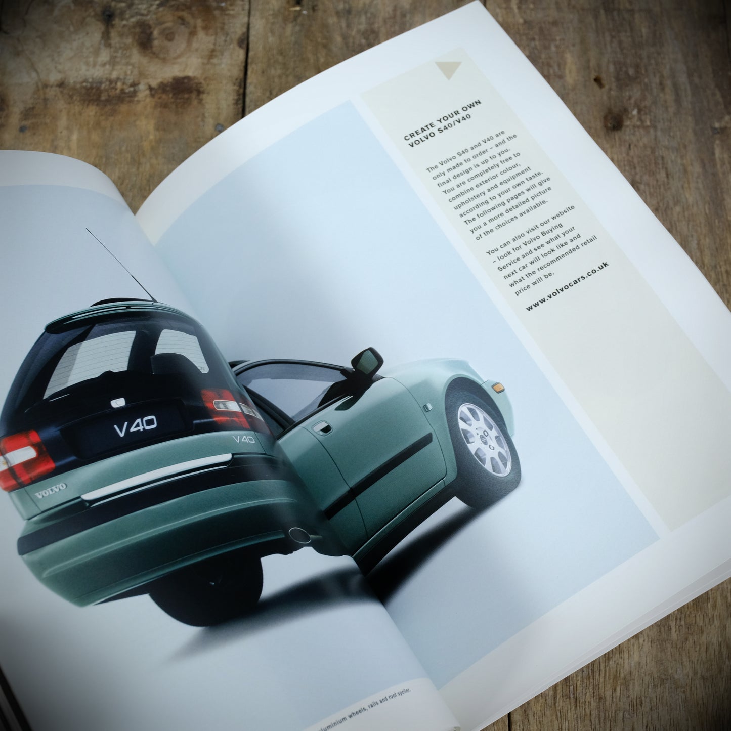 Car Sales Brochure Volvo S40 & V40 2001