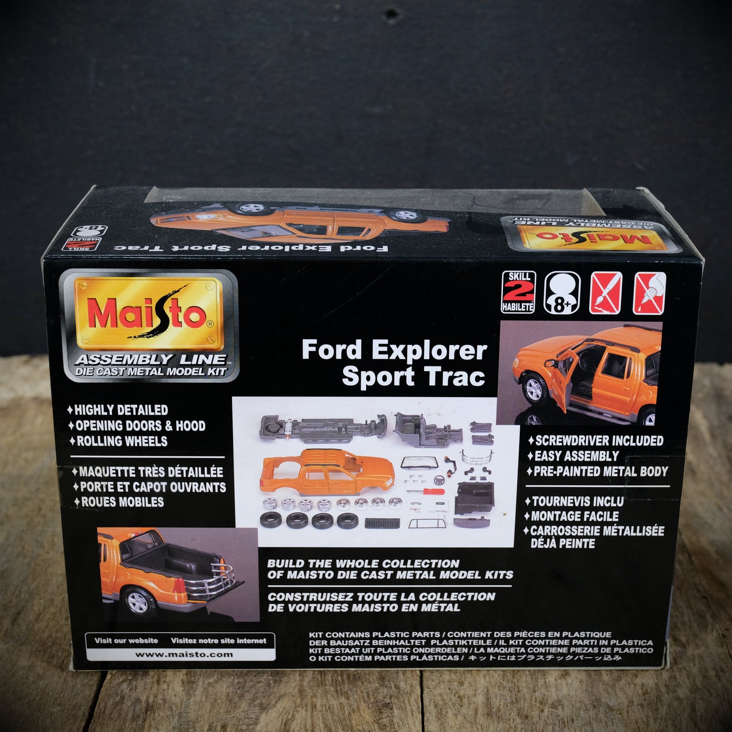 Maisto Ford Explorer Sport Trac Double Cab Pick-Up, Assembly Line Model Kit