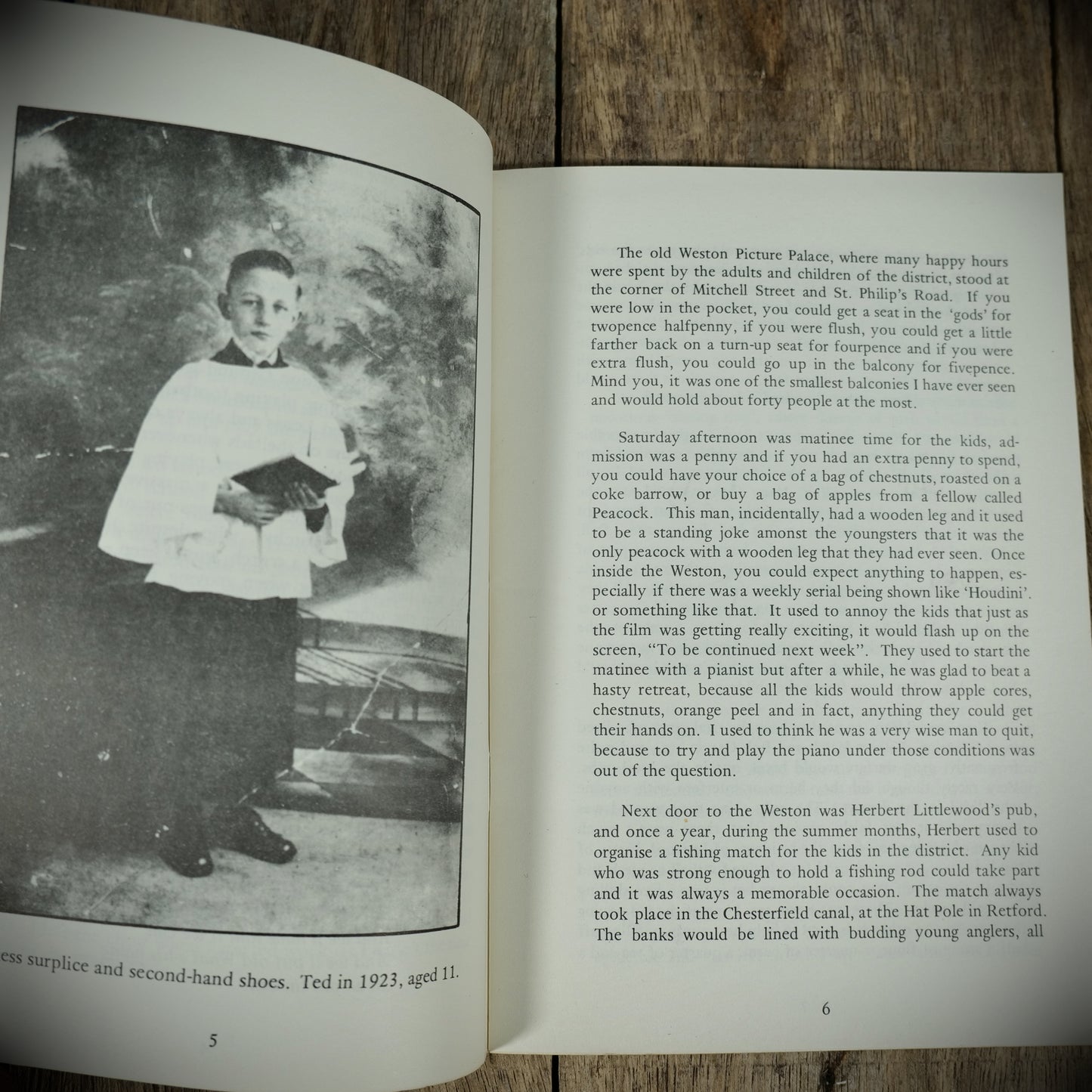 The Walls of Jericho, Ted Furniss Signed, Sheffield Local History Booklet