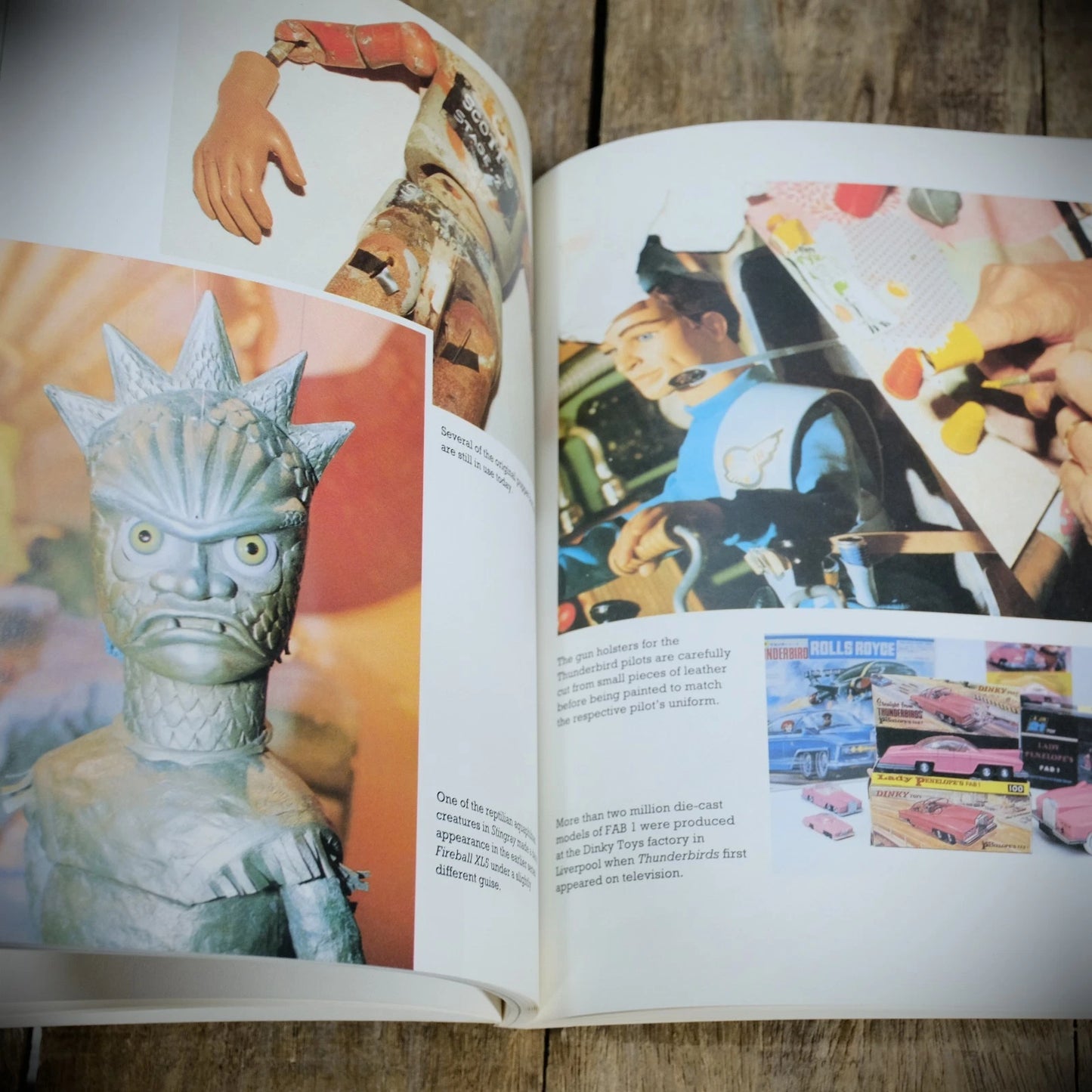 Gerry Anderson's Fab Facts (Thunderbirds) Simon Archer, Softcover