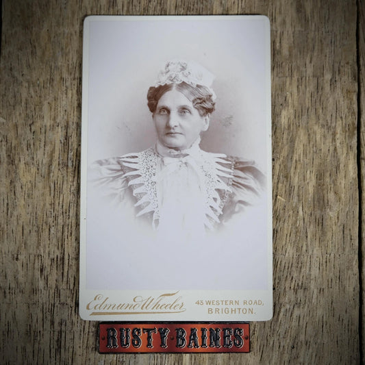 Carte de Visite (CDV) Portrait of Victorian Mature Woman, Fashion, Edmund Wheeler, Brighton