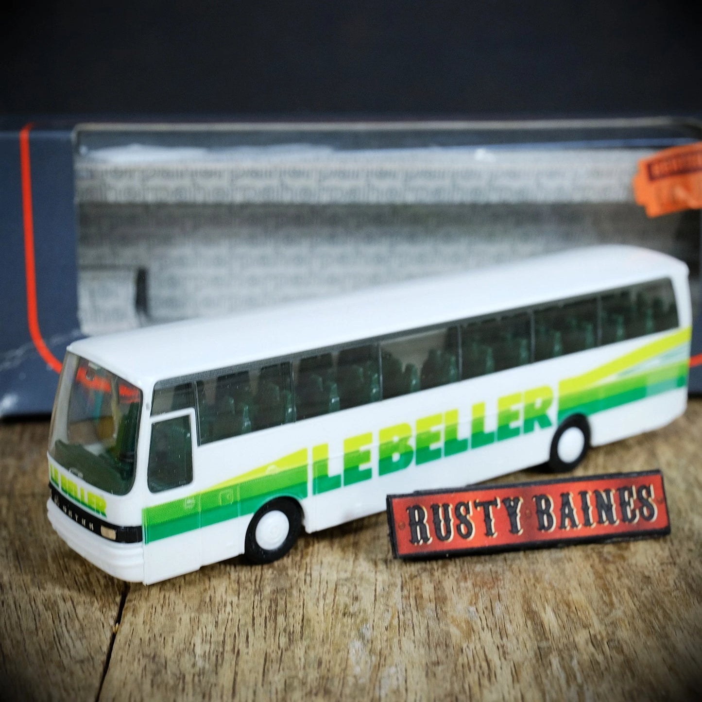 Herpa Le Beller 1/87 Plastic Coach, Green/White, Boxed