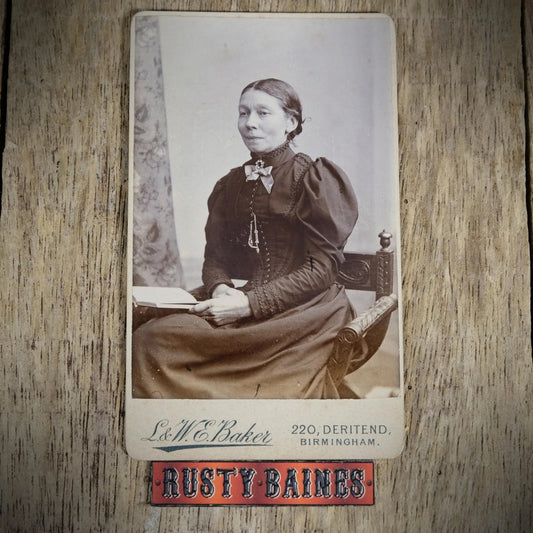 Carte de Visite (CDV) Portrait of Victorian Woman, Fashion, L & W Baker, Birmingham