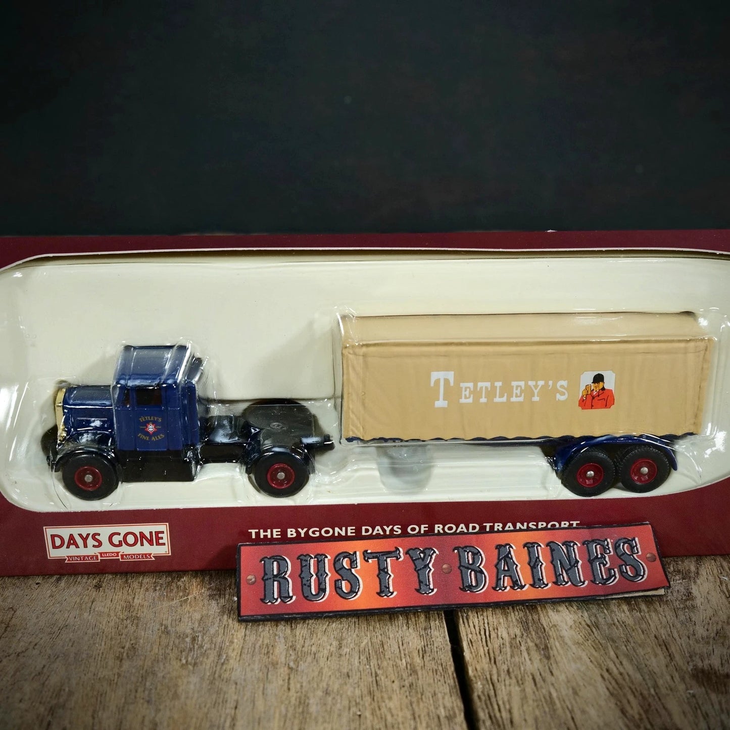 Lledo Brewing in Britain, Scammell Arctic Trailer, Tetley's Beer, 1/76