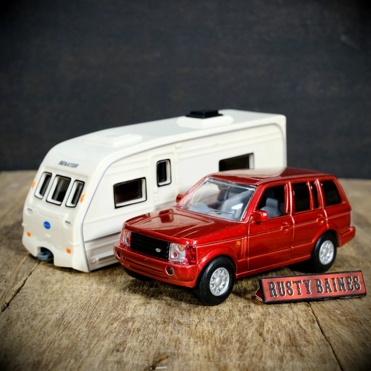 Unbranded Red Metallic Range Rover L322 & Caravan, Unboxed