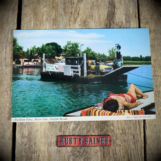 Postcard, Reedham Ferry Norfolk Broads, Bikini Girl, Hinde Modern Size