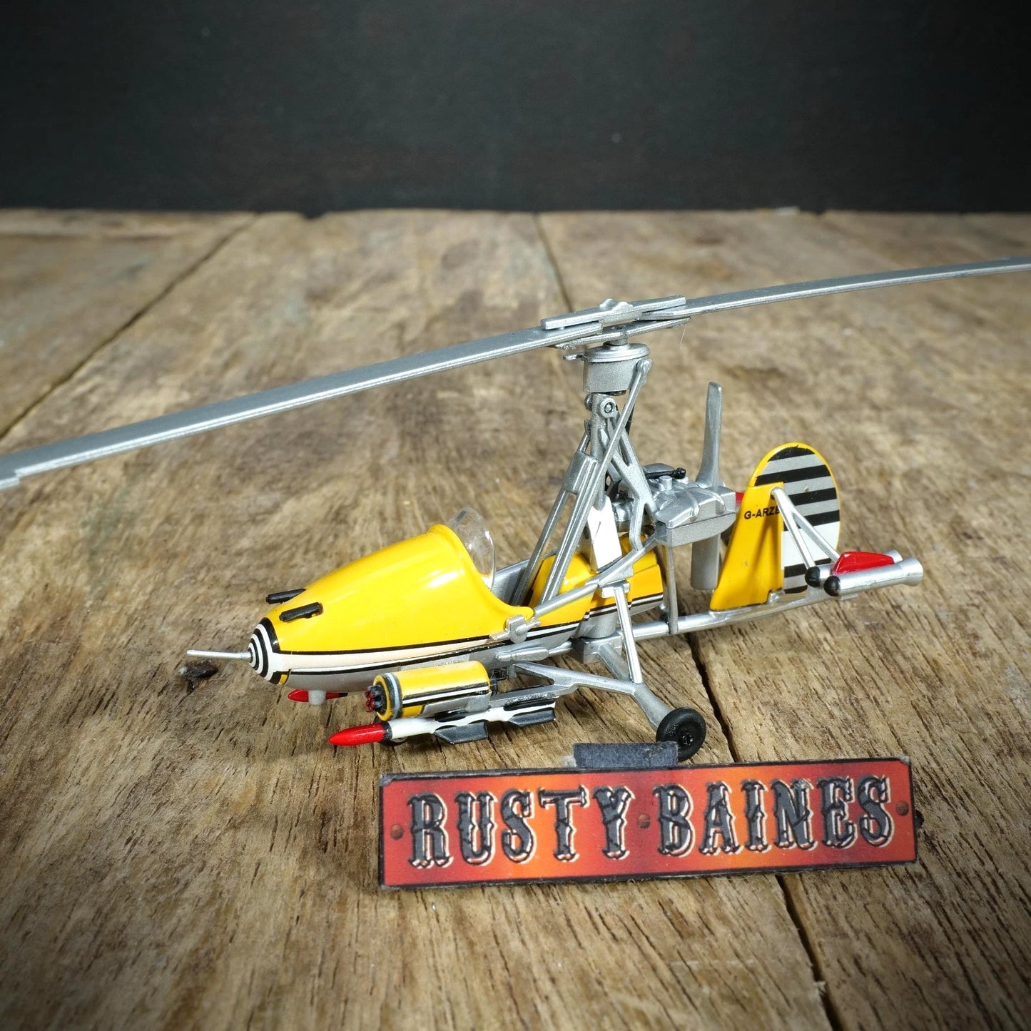 Universal Hobbies James Bond Little Nellie Gyrocopter