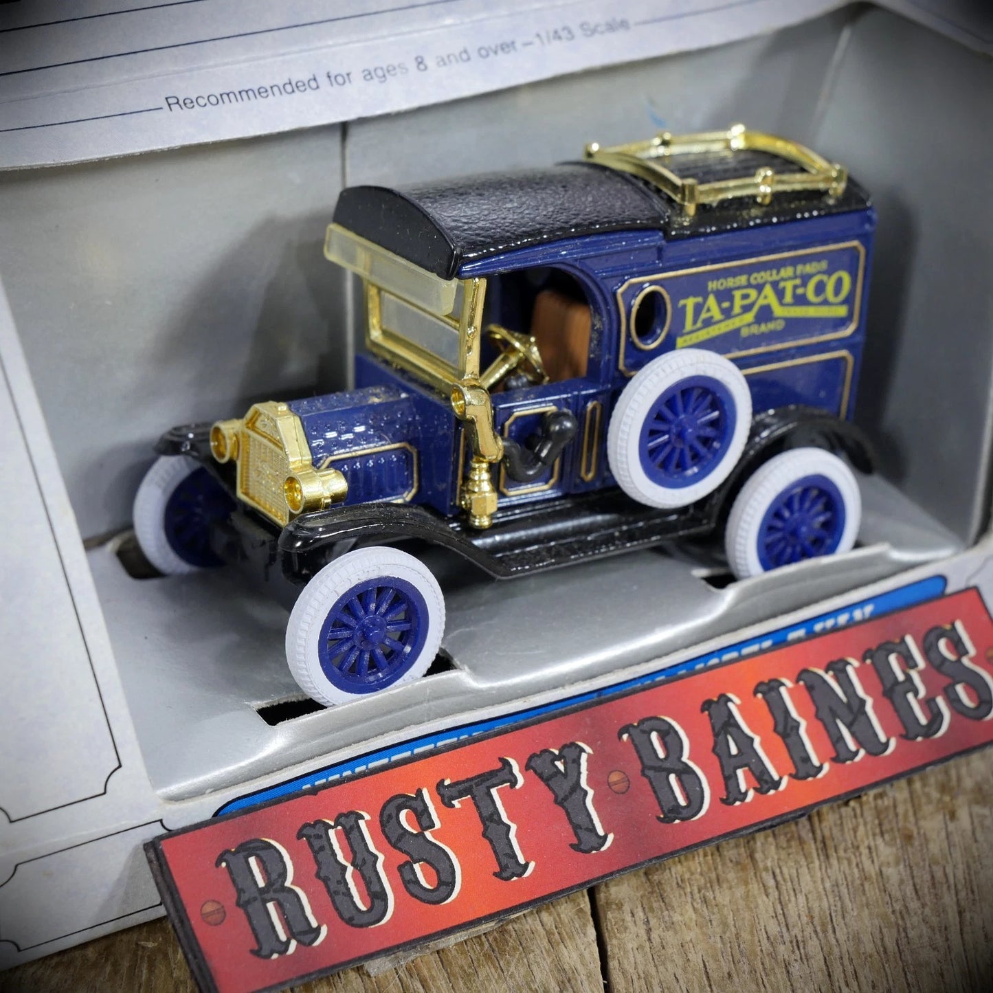 ERTL 1913 Ford Model T Van, Ta-Pat-Co Horse Collar Pads Livery