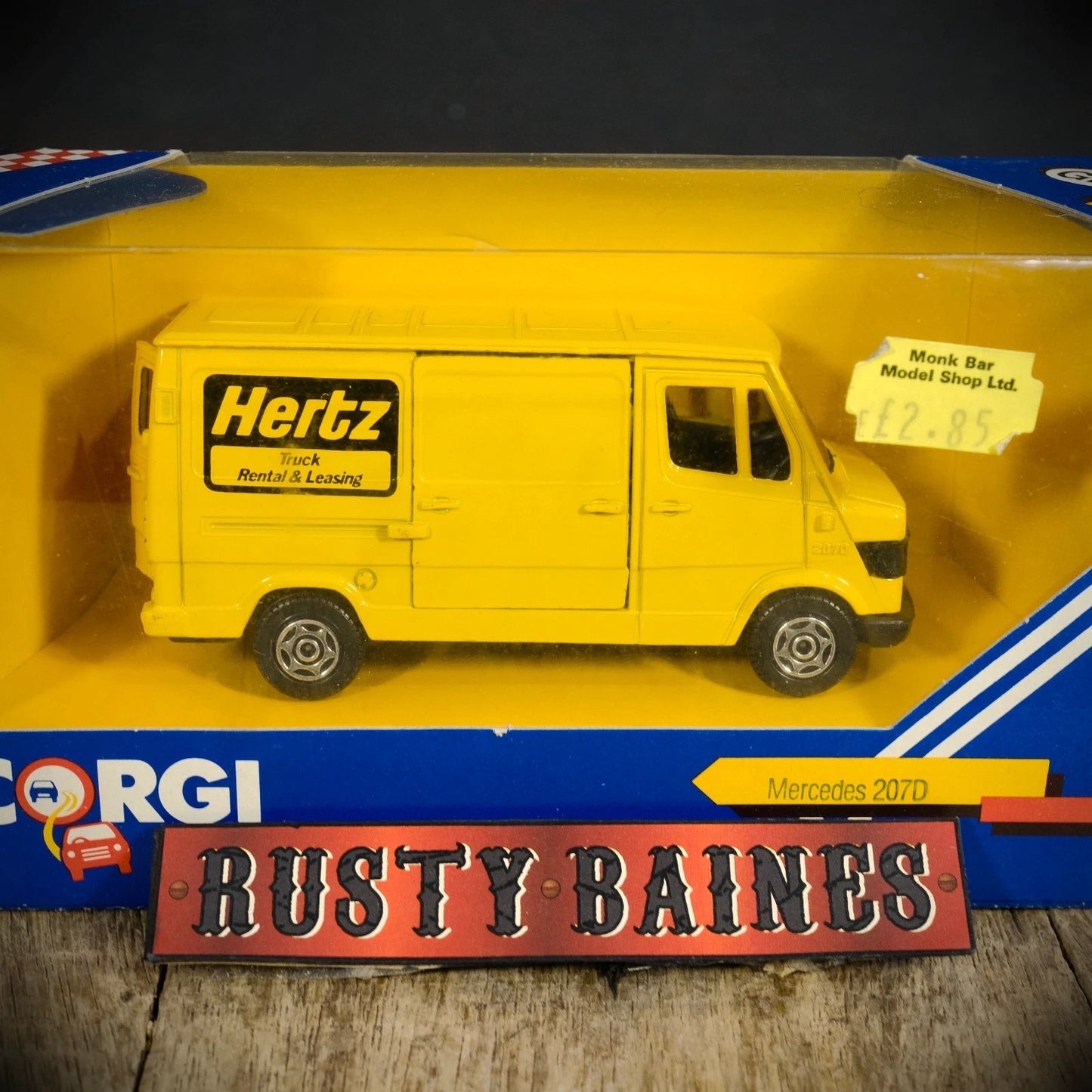 Corgi Mercedes TN 207D Van Hertz Leasing Renting, 1985 Boxed