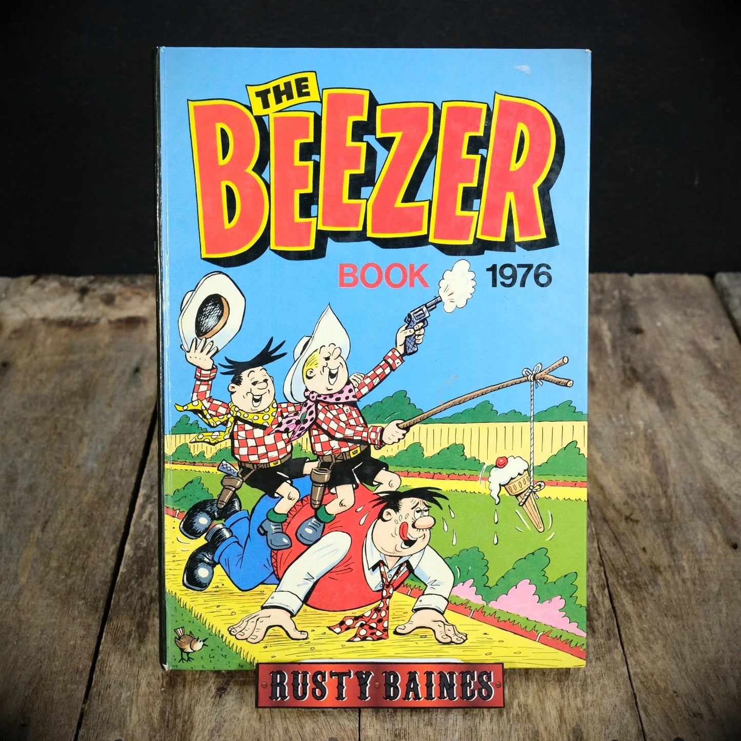 The Beezer Book Annual 1976, Vintage British DC Thomson Comic Hardcover
