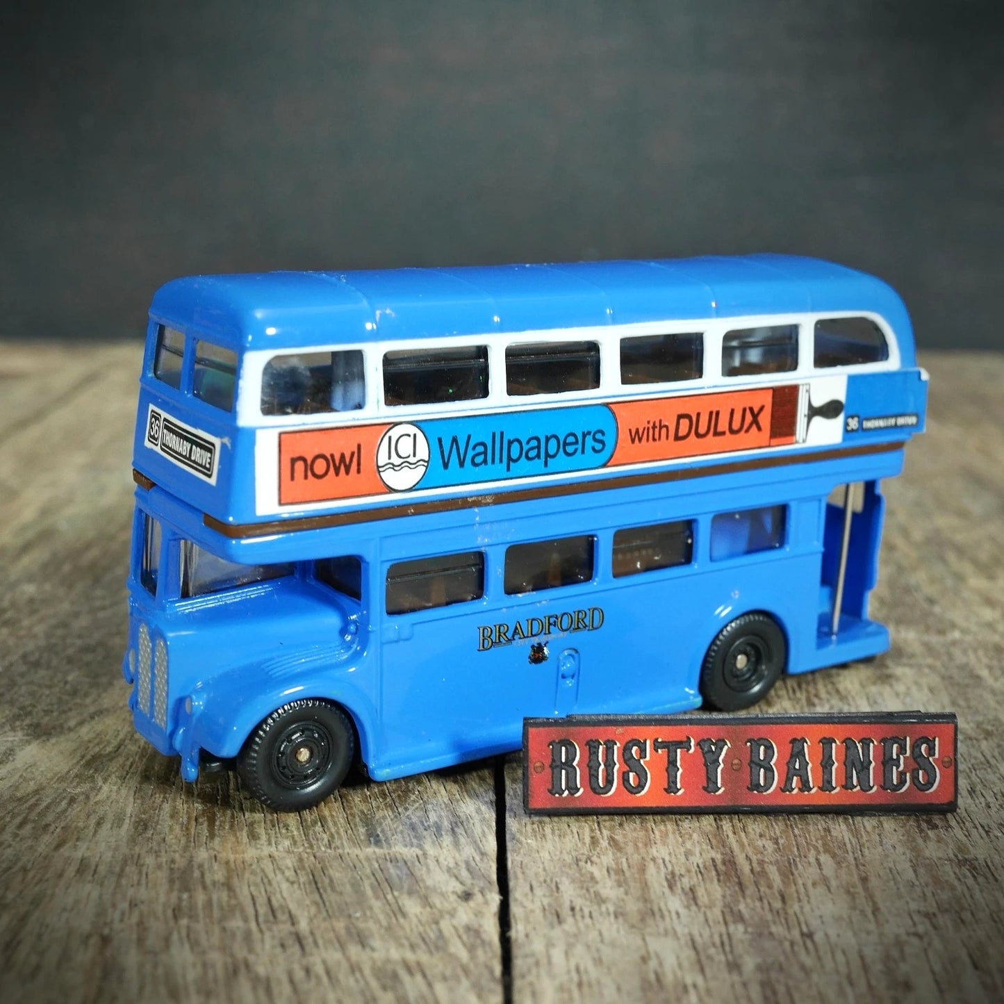 Oxford Diecast 1/76 Scale Bradford Double Decker Bus, Dulux Livery. Unboxed
