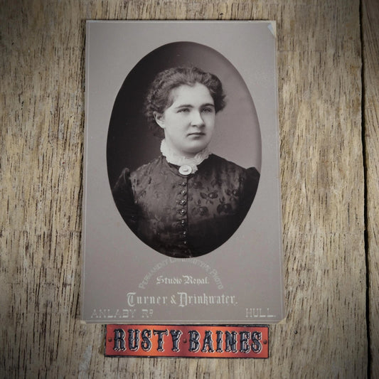 Carte de Visite (CDV) Portrait of Victorian Lady, Fashion, Turner & Drinkwater, Hull