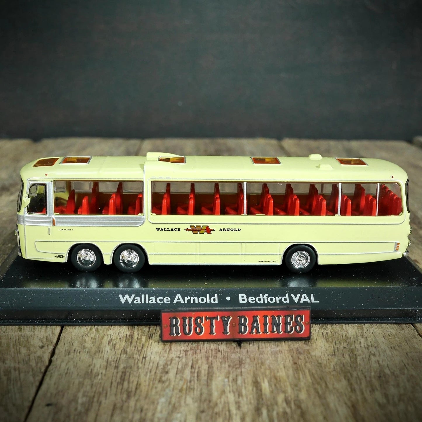 Atlas Classic Coaches, Bedford Val, Wallace Arnold, Boxed