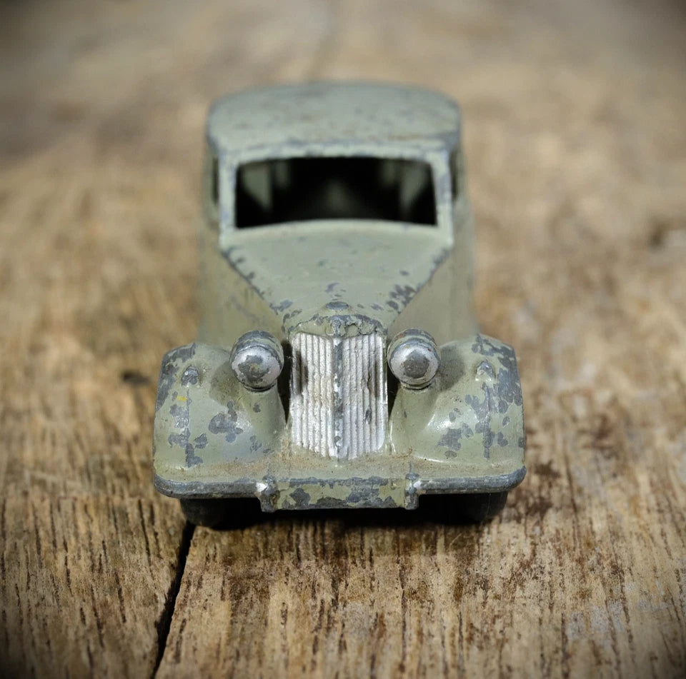 Vintage Dinky 40b Triumph Renown 1800, Grey