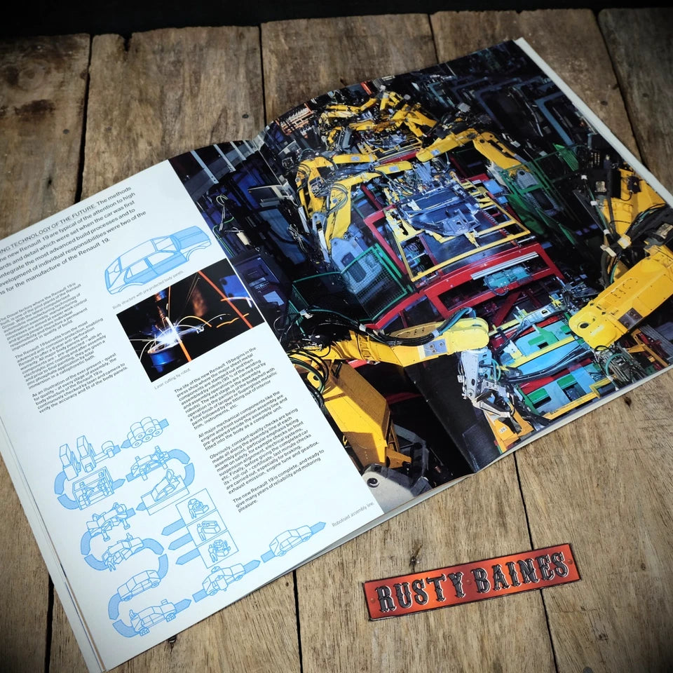 Sales Brochure, Renault 19 UK 1990s