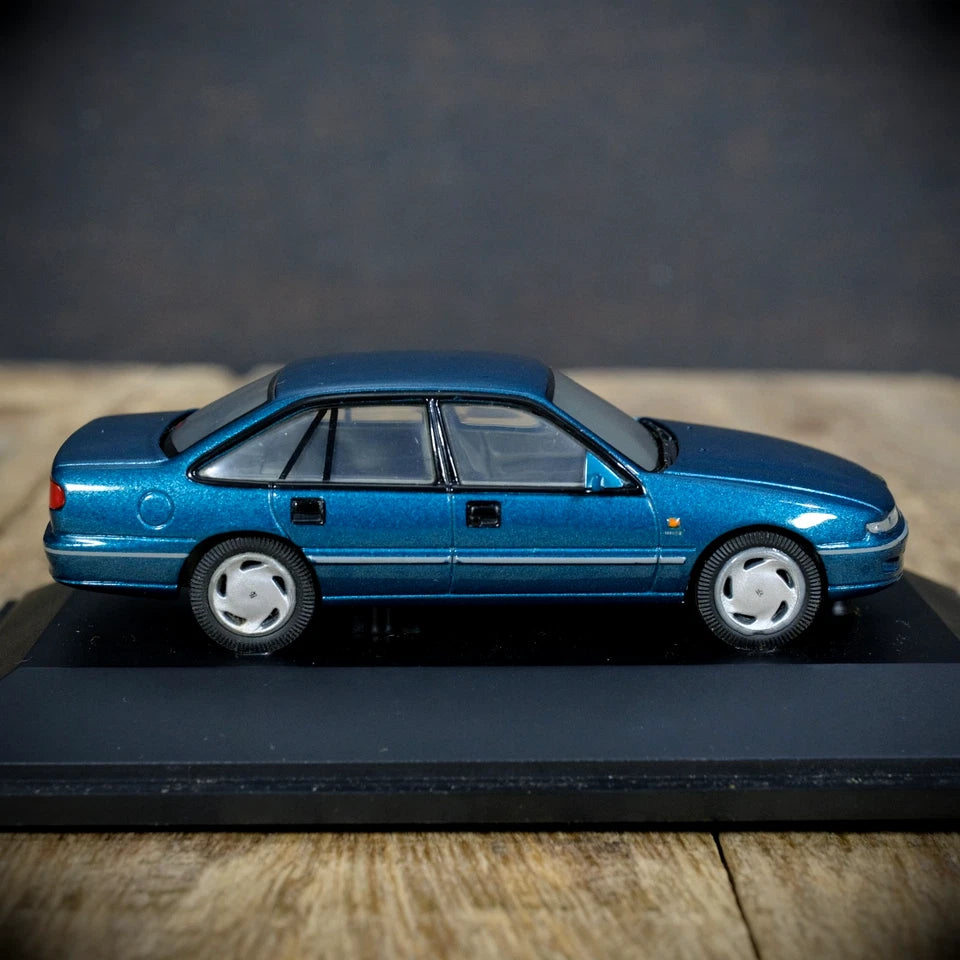 Paradise Garage, Australian Holden Commodore Acclaim VR, Green/Kira Aqua, 1/43