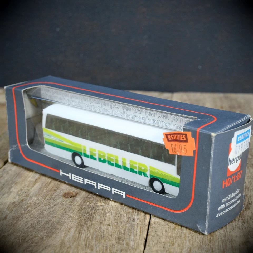 Herpa Le Beller 1/87 Plastic Coach, Green/White, Boxed