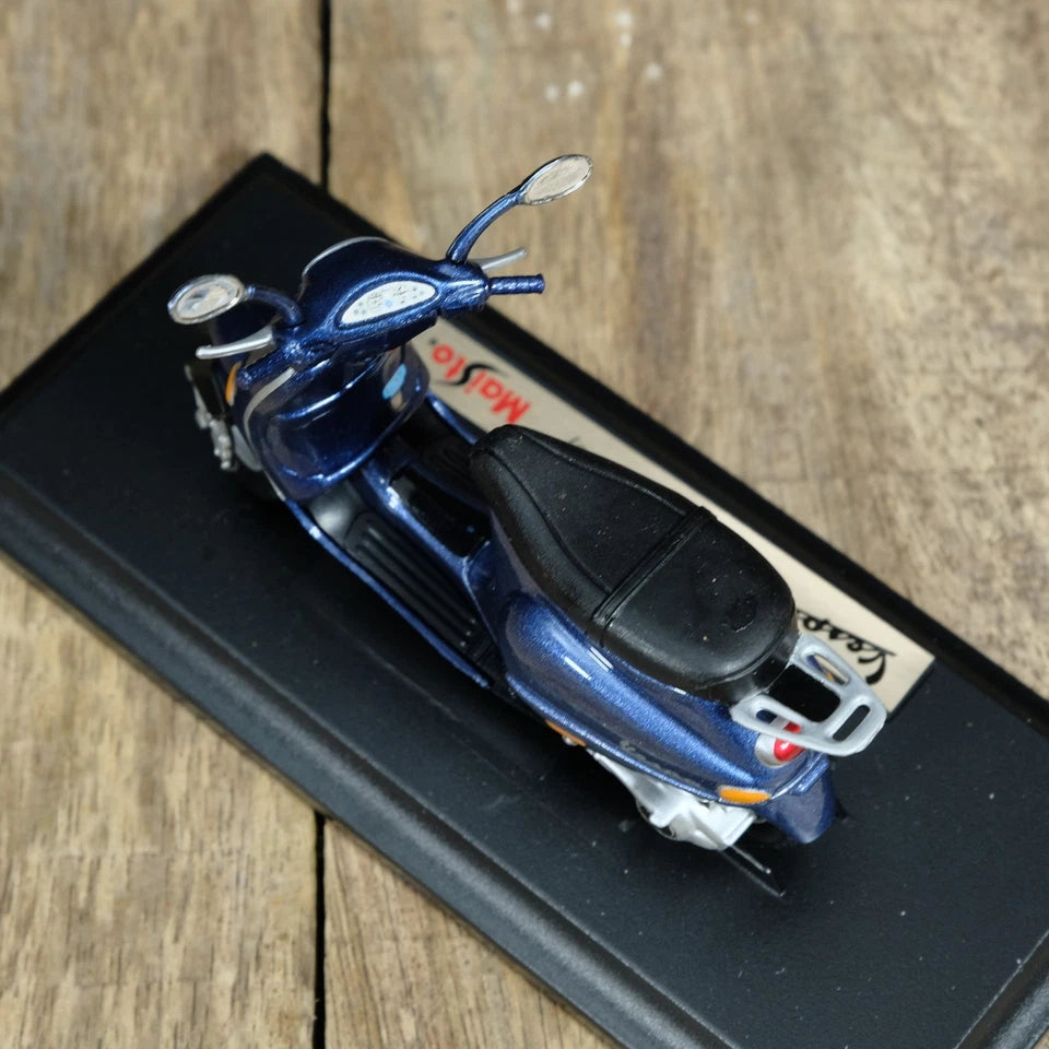 Maisto Vespa Piaggio ET4 125 Scooter, Blue Boxed