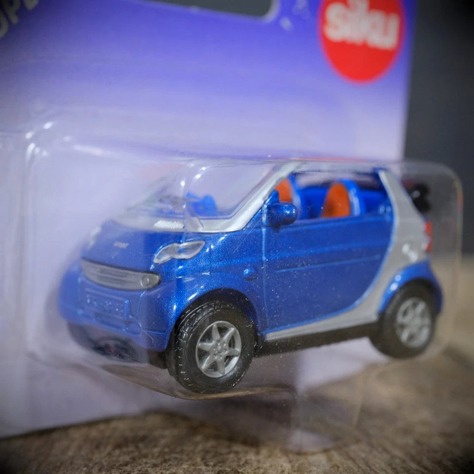 SIKU 1042 Smart Car Cabrio, Blue/Silver, Blisterpack