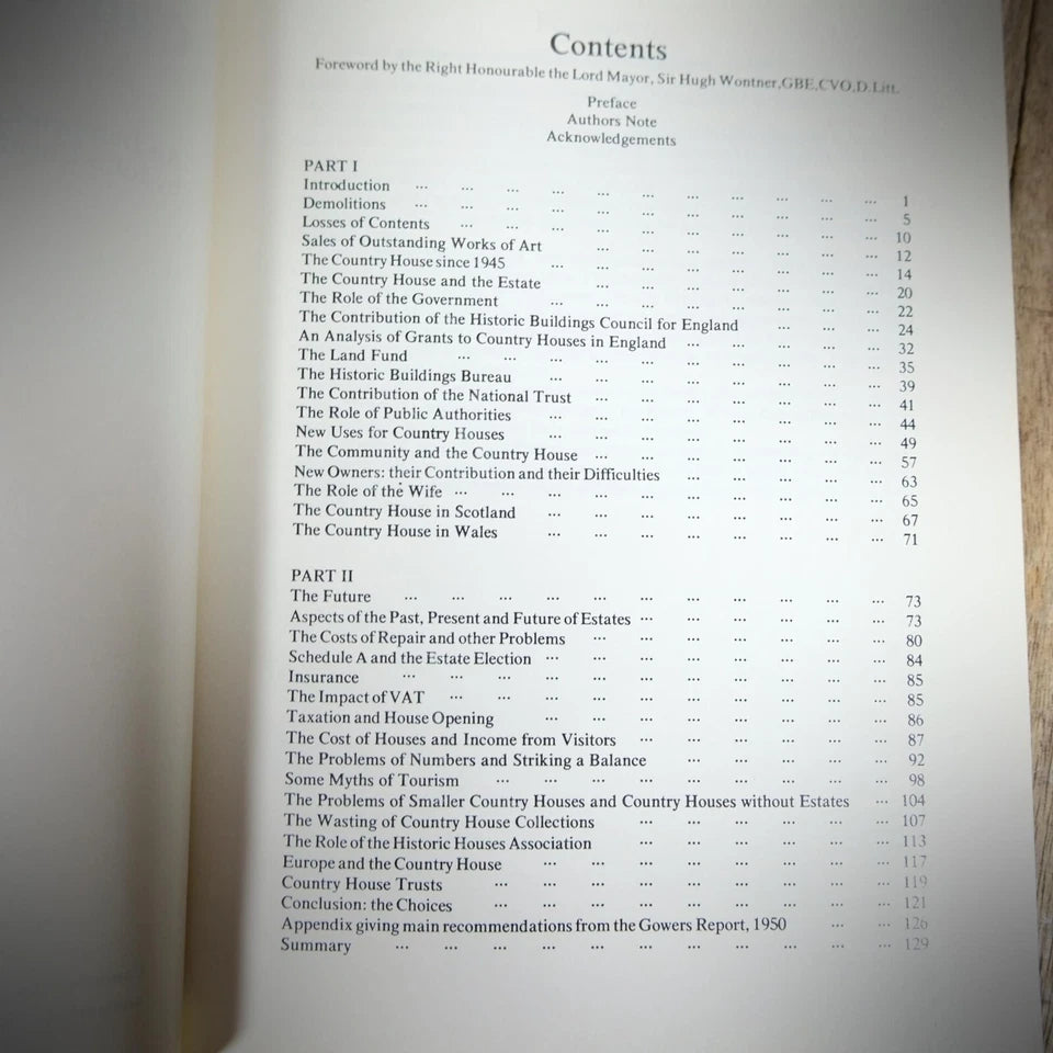 Country Houses in Britain - Can They Survive? John Cornforth, 1974 Softcover