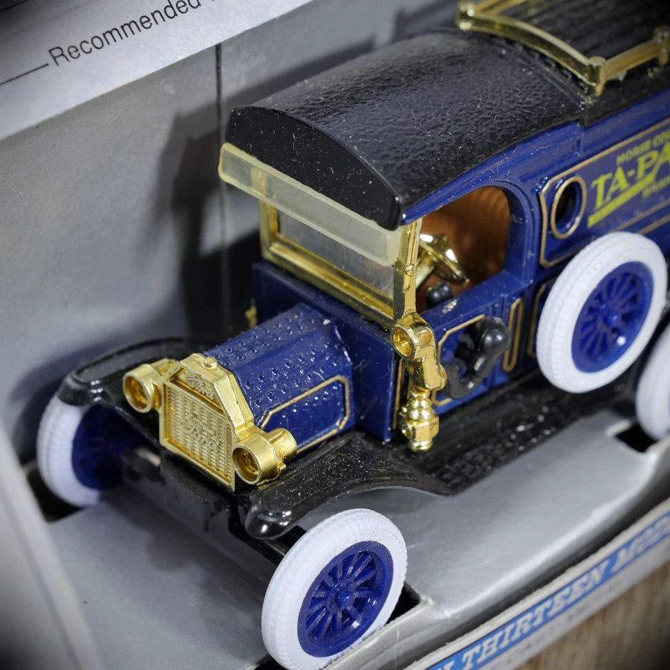 ERTL 1913 Ford Model T Van, Ta-Pat-Co Horse Collar Pads Livery